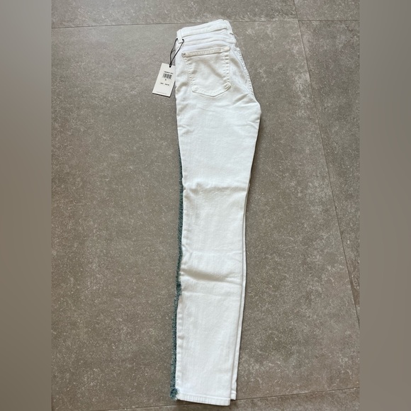 7 for all mankind. White jeans with blue and silver fringe piping. NWT. Size 25 - Picture 2 of 7
